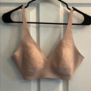 Knix Seamless pale pink bra